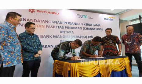 Bank Mandiri bekerja sama dengan perusahaan teknologi finansial (Tekfin) PT Berdayakan Usaha Indonesia (Batumbu) dalam rangka memberikan dukungan untuk UMKM. Kerja sama tersebut ditandatangani oleh SVP SME Banking Bank Mandiri Alexander Dippo dan Direktur Utama Batumbu Tan Glant Saputrahadi di Jakarta, Senin (17/4).