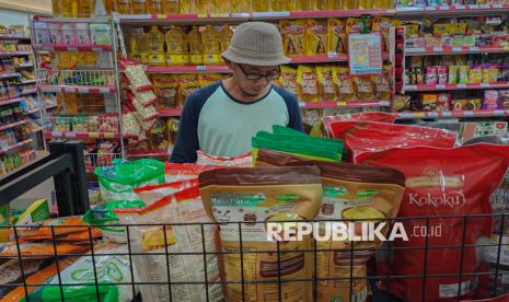 bulog-libatkan-868-penggilingan-untuk-kejar-target-300-ribu-ton-beras-premium