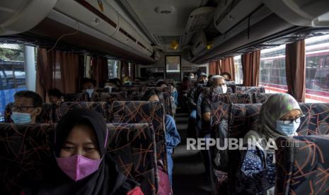 (ILUSTRASI) Penumpang bus di Terminal Leuwipanjang, Kota Bandung, Jawa Barat.