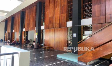 Kegiatan Ramadhan Masjid Salman ITB Diselenggarakan <em>Offline</em>. Foto;Suasana Masjid Salman ITB, Tamansari, Kota Bandung, Kamis (16/3/2023). 