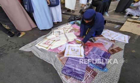 Ilustrasi berdagang sebagai wasilah mendapatkan rezeki.