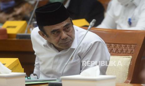 Menag Izinkan Sholat Idul Adha dan Penyembelihan di Lapangan. Menteri Agama Fachrul Razi saat mengikuti rapat kerja dengan Komisi VIII DPR di kompleks Parlemen, Jakarta, Selasa (7/7). Rapat tersebut membahas evaluasi mekanisme keputusan Menteri Agama No. 494 Tahun 2020 tentang Pembatalan Keberangkatan Jemaah Haji dan evaluasi kinerja dan anggaran program penanggulangan dampak Covid 19 di Madrasah dan Pesantren. 