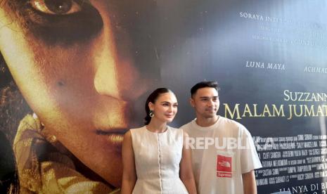 Luna Maya dan Achmad Megantara di press conference Suzzanna: Malam Jumat Kliwon, Jakarta, Kamis (22/6/2023).