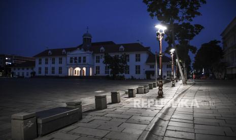 Suasana area Museum Fatahillah yang sepi di kawasan wisata Kota Tua, Jakarta.