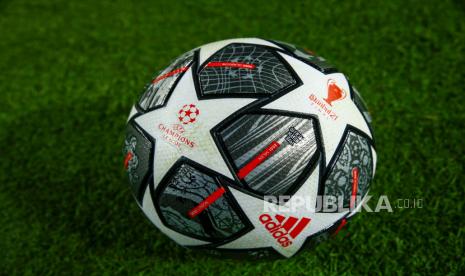 Foto bola Liga Champions di Stadion Camp Nou, markas Barcelona.