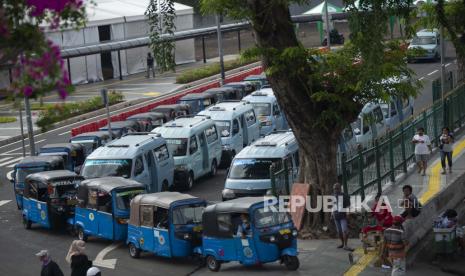 Ilustrasi. Anggota DPRD DKI Jakarta dari Fraksi PSI Eneng Malianasari mengatakan, kebijakan Dinas Perhubungan DKI Jakarta memisahkan tempat duduk pria dan wanita di angkot tidak memikirkan ruang angkot yang sempit.