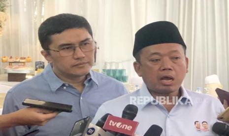 Sekretaris TKN Prabowo-Gibran, Nusron Wahid menyampaikan keterangan pers jelang pengundian nomor urut di kawasan Menteng, Jakarta Pusat, Selasa (14/11/2023). 