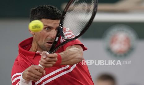 Petenis Serbia Novak Djokovic di French Open.