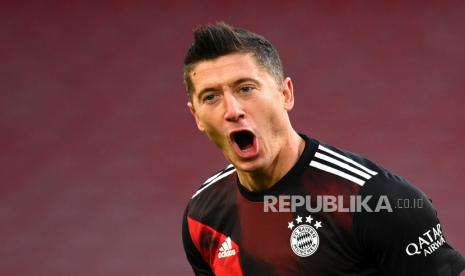 Penyerang Bayern Muenchen Robert Lewandowski meraih penghargaan Pemain Terbaik FIFA 2020.