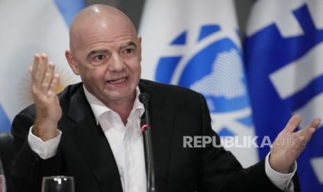 Presiden FIFA Gianni Infantino mengecam kekerasan yang terjadi sebelum laga kualifikasi Piala Dunia 2026 antara Brasil vs Argentina, di Stadion Maracana, Brasil, Rabu (22/11/2023). 