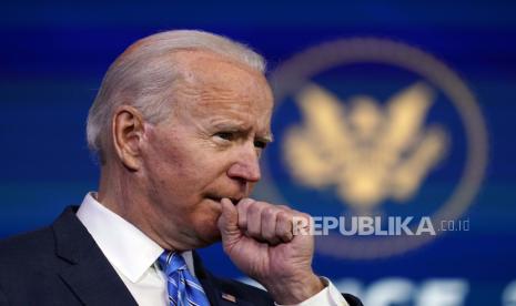  Presiden terpilih Joe Biden berbicara tentang pandemi COVID-19 dalam sebuah acara di teater The Queen, Kamis, 14 Januari 2021, di Wilmington, Del.