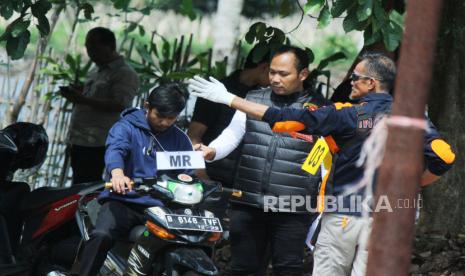 Salah satu tersangka M Ramdanu hadir saat Rekontruksi kasus pembunuhan oleh tersangka Yosep Hidayah. Pengacara sebut Danu dikabulkan jadi JC karena mengungkap kasus pembunuhan Subang.