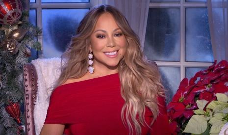 Mariah Carey kenakan perhiasan buatan Indonesia