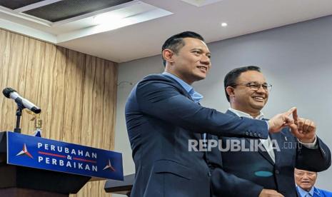 Ketua Umum DPP Partai Demokrat, Agus Harimurti Yudhoyono (AHY) bersama capres Koalisi Perubahan untuk Persatuan Anies Rasyid Baswedan.