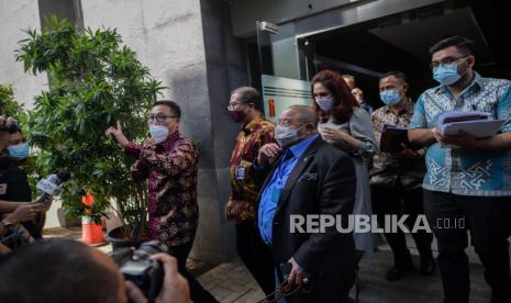 Ketua Komisi III DPR Herman Herry (kiri) melakukan sidak ke rumah tahanan Komisi Pemberantasan Korupsi, di Gedung Merah Putih KPK, Jakarta, Selasa (7/7). Kunjungan tersebut dalam rangka meninjau fasilitas di Gedung Merah Putih KPK serta menggelar Rapat Dengar Pendapat (RDP) di Gedung KPK antara komisi III DPR bersama Komisi Pemberantasan Korupsi membahas isu-isu terkini yang digelar secara tertutup.