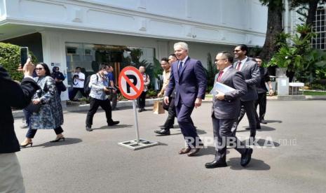 Mantan Perdana Menteri (PM) Inggris Tony Blair bertemu Presiden Joko Widodo (Jokowi) di Istana Kepresidenan, Jakarta, Kamis (18/4/2024).