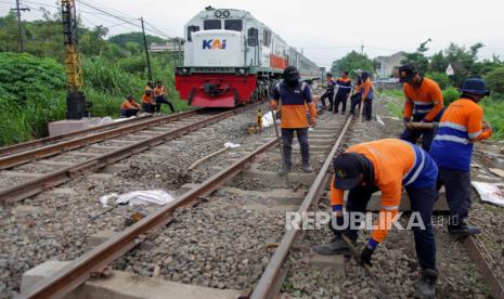 Perbaikan jalur kereta (ilustrasi)