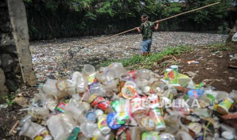 Tumpukan sampah plastik  (ilustrasi)