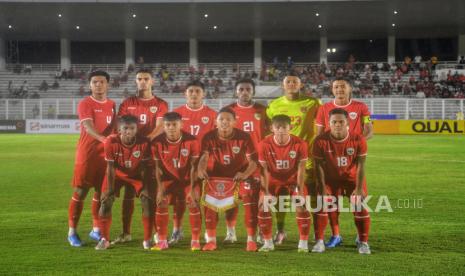 Pemain timnas Indonesia U-20 berfoto sebelum melawan Timnas Maladewa U-20 pada laga Grup F Kualifikasi Piala Asia U-20 2025 di Stadion Madya, Senayan, Jakarta ,Rabu (25/9/2024). Garuda Muda sukses mengalahkan Maladewa 4-0.