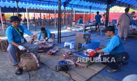 PT Kilang Pertamina Internasional (KPI) Refinery Unit VI Balongan membagikan 125 ekor hewan kurban, dalam momen Hari Raya Idul Adha 1444 H. 