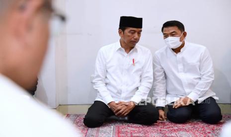 Joko Widodo (Jokowi) dan Moeldoko.