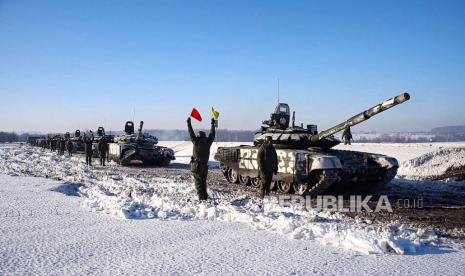 Tank tentara Rusia Ilustrasi. Rusia membantan latihan militer untuk menginvasi Ukraina  