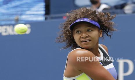 Penyelenggara Wimbledon mengatakan, petenis Jepang Naomi Osaka masih akan bermain dalam kejuaraan Grand Slam lapangan rumput itu yang akan dimulai akhir bulan ini.