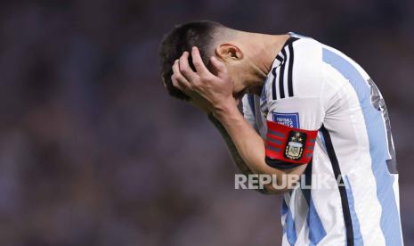 Kapten Argentina Lionel Messi pada partai kelima Kualifikasi Piala Dunia 2026, zona Amerika Selatan (CONMEBOL). La Albiceleste takluk 0-2 dari Uruguay di Estadio La Bombonera, Jumat (17/11/2023). 