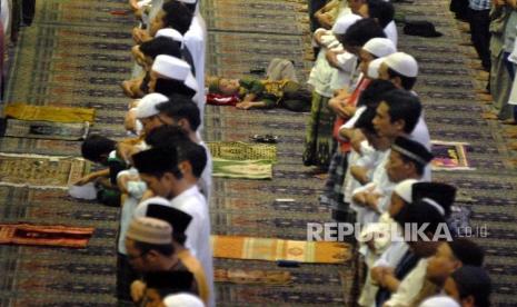 Bacaan Doa, Niat, dan Tata Cara Sholat Tarawih