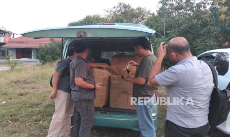 Polres Indramayu berhasil mengungkap kasus peredaran rokok tanpa cukai dan mengamankan tiga orang pelaku. 