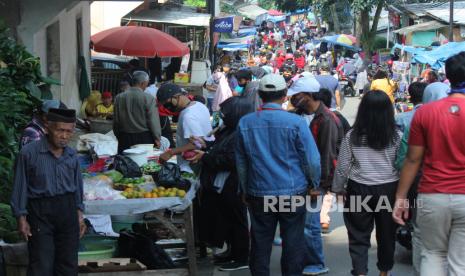 Dari 27 provinsi luar Jawa dan Bali tidak ada yang PPKM level IV. Ilustrasi ekonomi