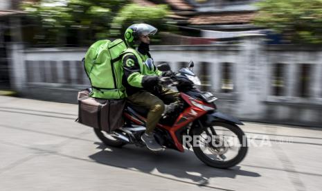 Gojek menetapkan prosedur yang mengedepankan aspek kebersihan dan kesehatan untuk layanan transportasi GoRide dan GoCar (Foto: driver Gojek)