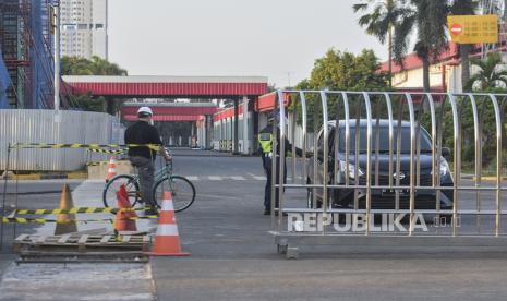 Suasana pabrik LG di kawasan MM 2100, Cibitung, Kabupaten Bekasi, Jawa Barat, Rabu (26/8/2020). Klaster pabrik menjadi penyumbang tambahan kasus Covid-19 di Kabupaten Bekasi.