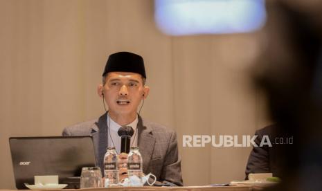 Ketua MUI: Awak KRI Nanggala Gugur Sebagai Syuhada. Foto: Ketua Harian Bidang Fatwa Majelis Ulama Indonesia (MUI) Asrorun Niam  saat konferensi pers terkait fatwa vaksin covid-19 sinovac di Jakarta, Jumat (8/1).