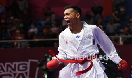 Karateka Indonesia, Ari Saputra, yang berlaga di Asian Games 2022 Hangzhou, Cina. 