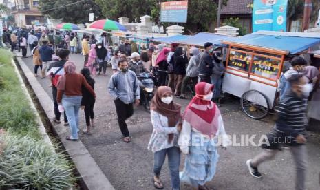 Varian delta tetap menular di luar ruangan, khususnya di tempat keramaian.