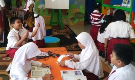 Media Pembelajaran Berbasis Kearifan Lokal di Sekolah Dasar