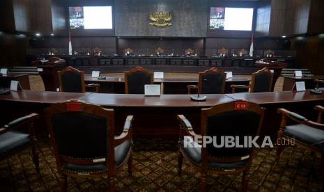 Suasana sidang di MK. Banyak putusan MK tak dilaksanakan meski bersifat final dan mengikat 