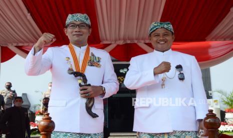 Gubernur Jawa Barat Ridwan Kamil bersama Wakil Gubernur Jawa Barat Uu Ruzhanul Ulum. Uu ingin PPP mengusung Ridwan Kamil menjadi capres.