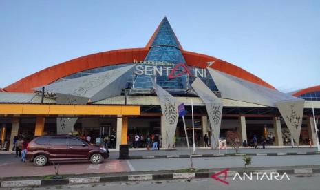 kemenhub-pantau-risiko-kabut-asap-di-16-bandara-papua-akibat-karhutla
