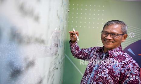 Dirjen Pencegahan dan Pengendalian Penyakit Kementerian Kesehatan yang juga Juru bicara pemerintah untuk penanganan COVID-19 Achmad Yurianto berpose di Graha BNPB, Jakarta, Kamis (18/6/2020). ANTARA FOTO/Hafidz Mubarak A/aww