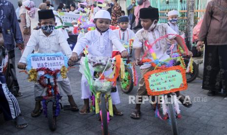 Laju Pertumbuhan Penduduk Indonesia Melambat.