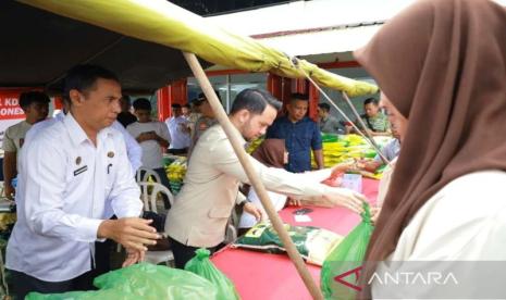 Pasar Murah Aceh Barat Sediakan Bahan Pokok Terjangkau Jelang Idul Adha? — INDONESIA — ERYU PROJECT