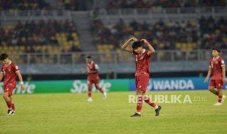 Pemain Timnas Indonesia Arkhan Kaka saat bertanding melawan Timnas Panama pada babak penyisihan Piala Dunia U17 di Stadion Gelora Bung Tomo, Surabaya, Jawa Timur, Senin (13/11/2023). Timnas Indonesia bermain imbang melawan Timnas Panama dengan Skor 1-1.