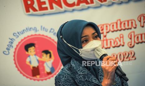 Istri Gubernur Jawa Barat Atalia Praratya berdasarkan survei Indonesian Politics Research and Consulting (IPRC) memiliki elektabilitas yang tinggi untuk jajaran calon wali kota Bandung.