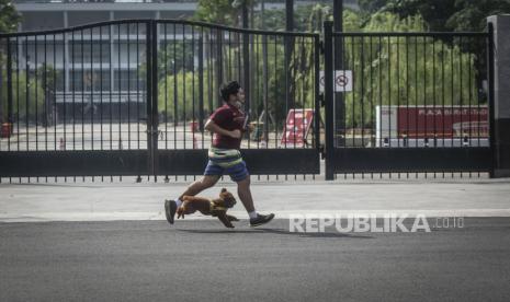 Direktorat Lalu Lintas Polda Metro Jaya mengimbau masyarakat untuk menghindari kawasan Senayan pada Sabtu esok. Pasalnya, lokasi tersebut akan digunakan untuk aksi buruh bertajuk 