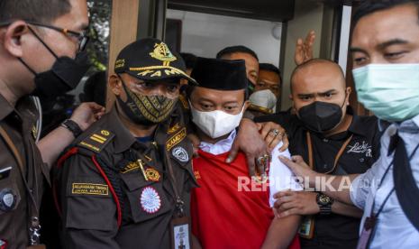 Terdakwa kasus pemerkosaan terhadap 13 santri Herry Wirawan 