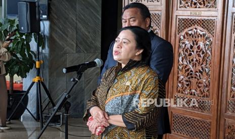 Ketua DPR yang juga Ketua DPP Partai Demokrasi Indonesia Perjuangan (PDIP), Puan Maharani usai rapat paripurna di Gedung Nusantara II, Kompleks Parlemen, Jakarta, Selasa (21/3).