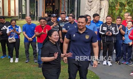 Ketua Umum Partai Demokrat, Agus Harimurti Yudhoyono (AHY) dan Ketua DPP Partai Demokrasi Indonesia Perjuangan (PDIP), Puan Maharani bertemu di Kompleks Gelora Bung Karrno (GBK), Jakarta, Ahad (18/6/2023).