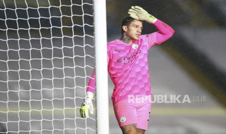 Kiper Manchester City Ederson. 